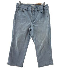 Chicos 2 Jean Capris Womens 12 Light Wash Blue Denim Cotton 5 pocket Stretch